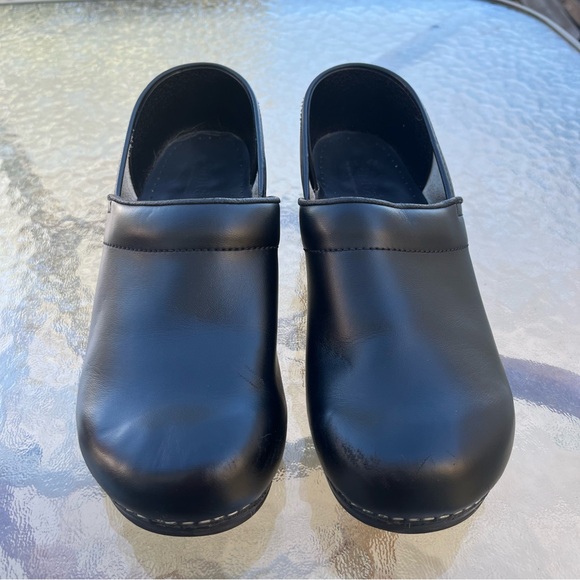 Sanite Black Danish Clogs - FINISH DESCRIPTION - Picture 2 of 16